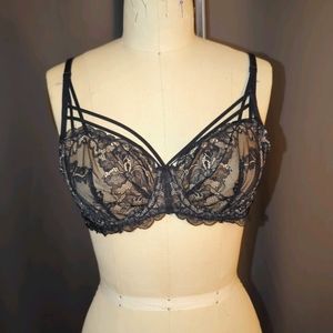 😍 36B Black Lace Strappy Bra